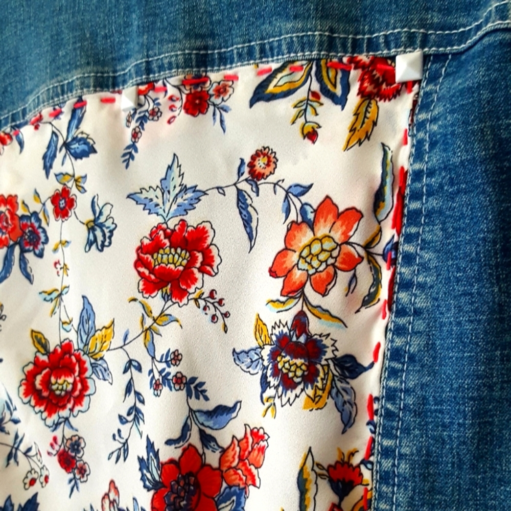 🌙 Upcycle Denim Floral Jacket - Picture 5 of 11